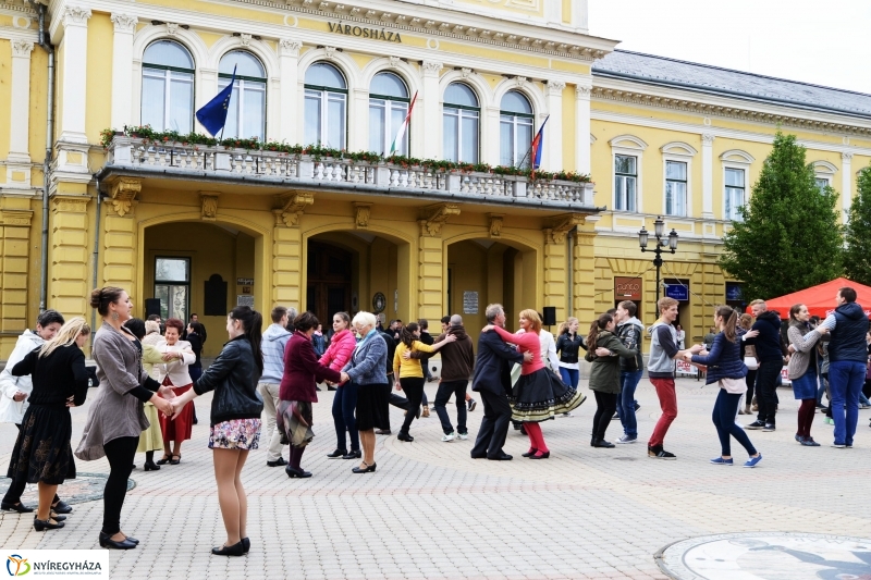 Tánc Világnapja a Kossuth téren