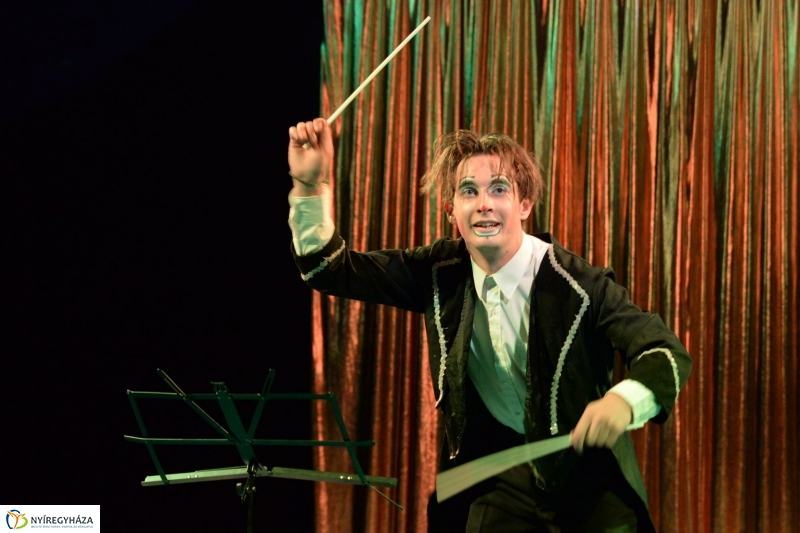 Az Exit Cirkusz előadása 