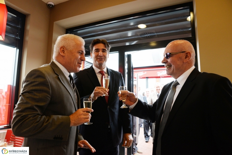 Burger King étterem nyílt Nyíregyházán