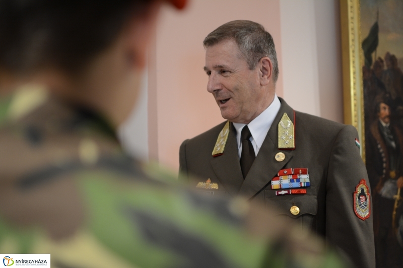 Előadás a Honvédségről