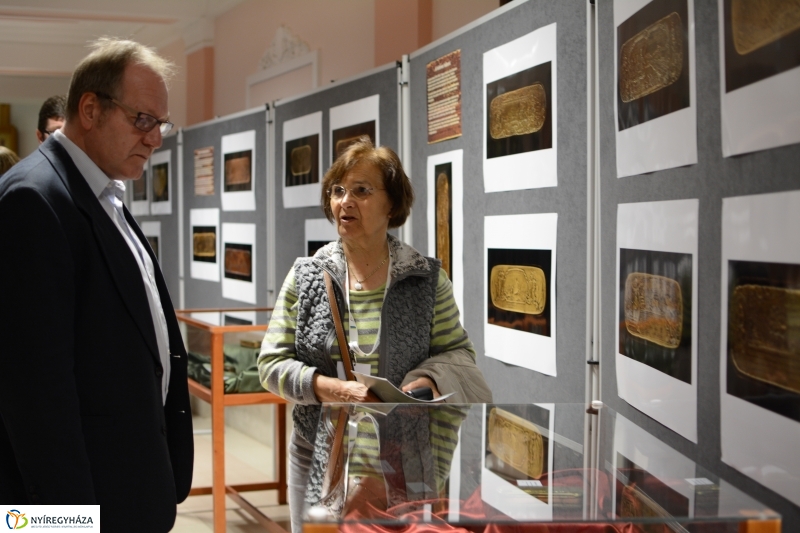 Iserlohni Dohányszelencék kiállítás a Jósa András Múzeumban