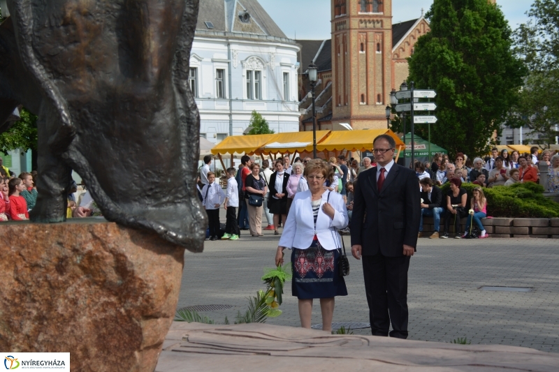 Városalapítók emlékművének koszorúzása