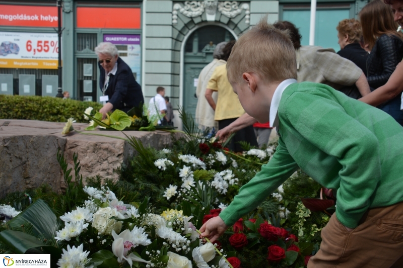 Városalapítók emlékművének koszorúzása