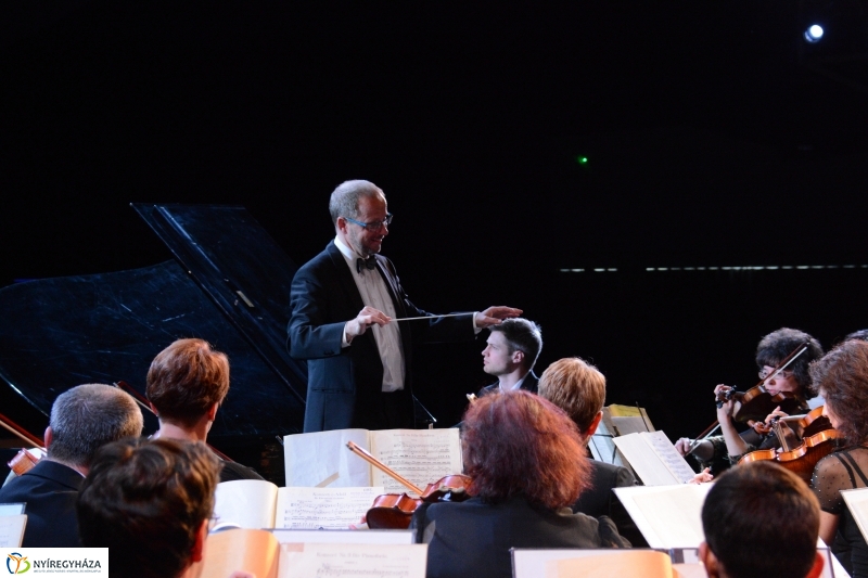 Ünnepi Hangverseny a VMKK-ban