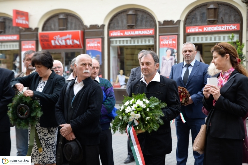 A Felvidék 1947  Egyesület koszorúzása