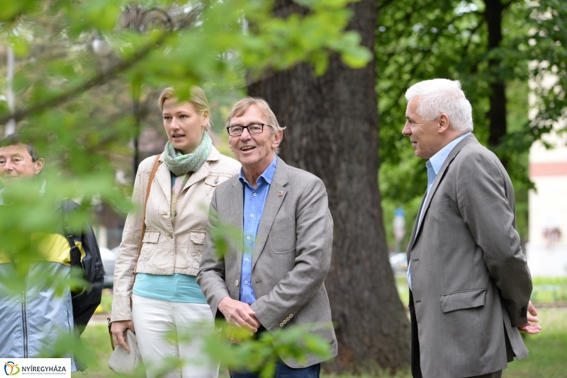 Faültetés a testvérváros képviselőivel