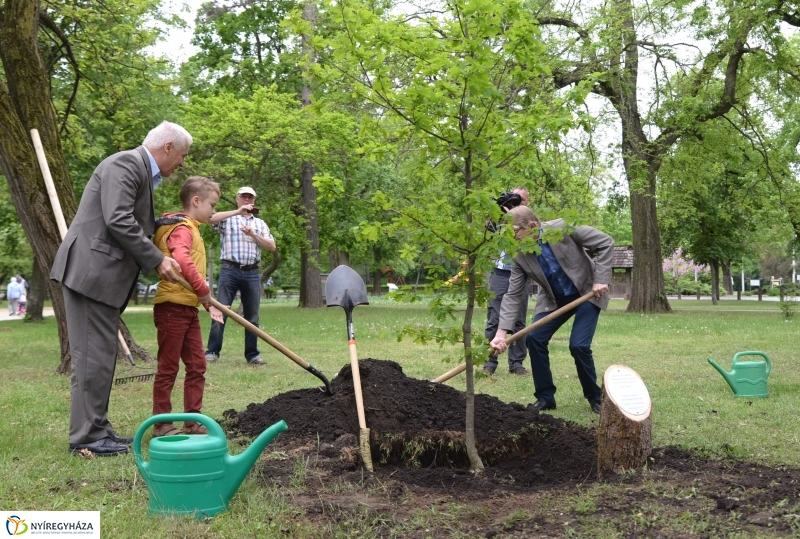 Faültetés a testvérváros képviselőivel
