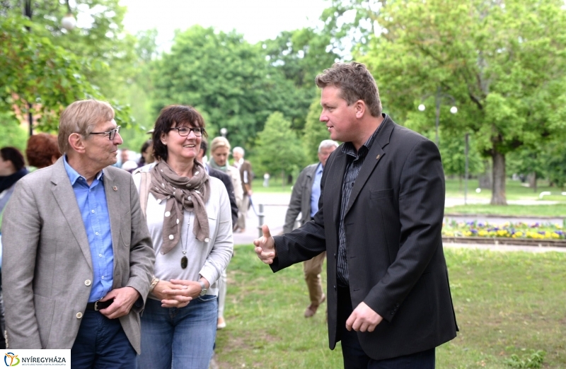 Faültetés a testvérváros képviselőivel