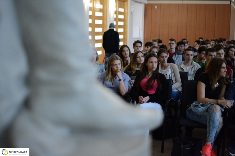 Kábítószer prevenciós előadás a Nyíregyházi Főiskolán