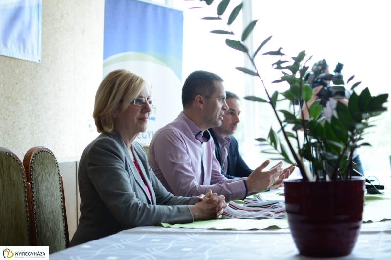 Ezüst érmet kaptak a Kézilabdásaink