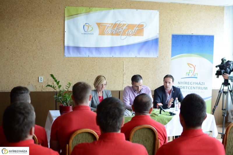 Ezüst érmet kaptak a Kézilabdásaink