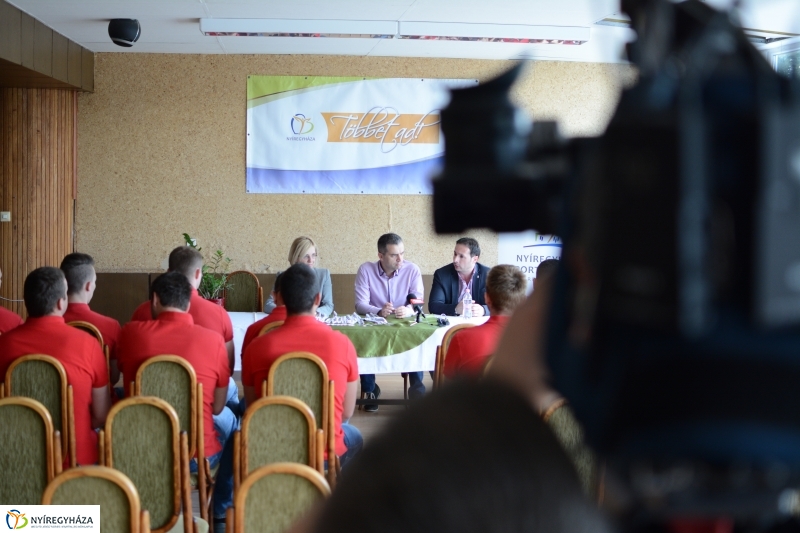 Ezüst érmet kaptak a Kézilabdásaink