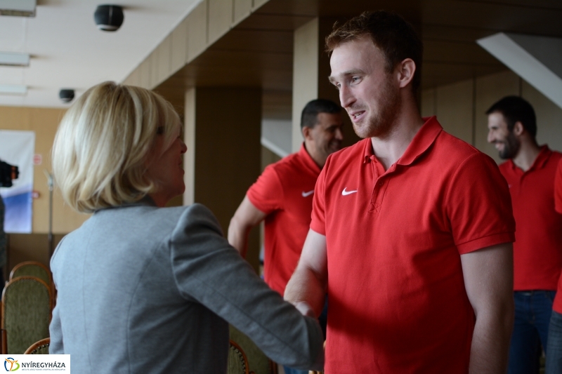 Ezüst érmet kaptak a Kézilabdásaink