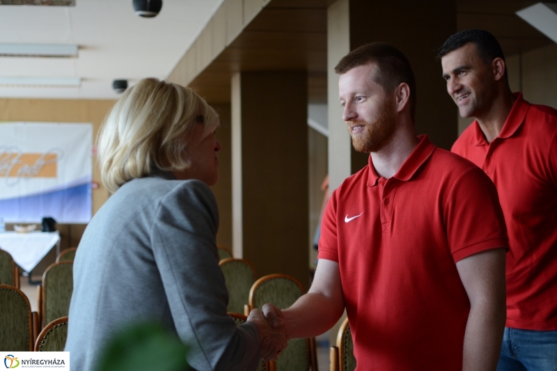 Ezüst érmet kaptak a Kézilabdásaink