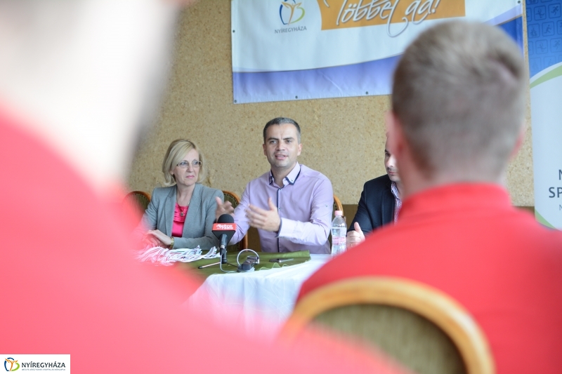 Ezüst érmet kaptak a Kézilabdásaink