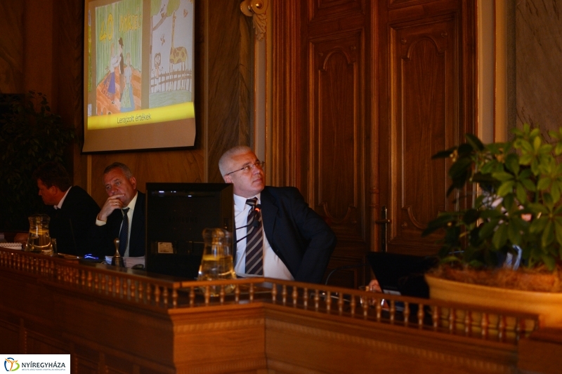 Közgyűlés a Városházán 