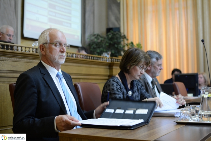 Közgyűlés a Városházán 