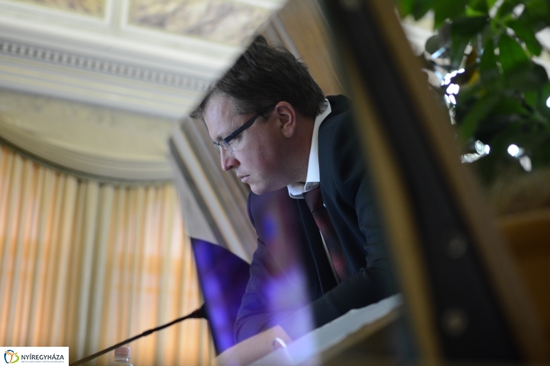 Közgyűlés a Városházán 