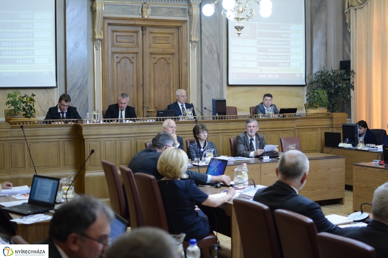 Közgyűlés a Városházán 