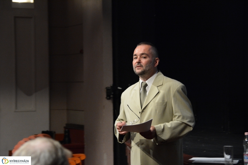 Évadzáró ünnepség a színházban