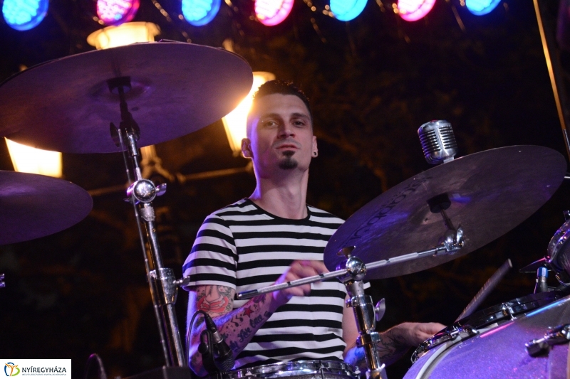 Ezer lámpás éjszakája