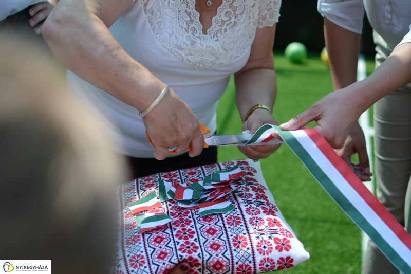 Ovi focipályák átadása