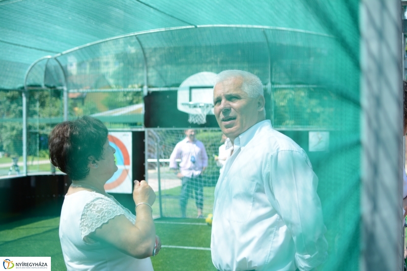 Ovi focipályák átadása