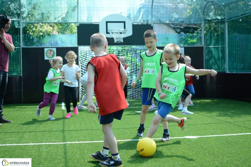 Ovi focipályák átadása