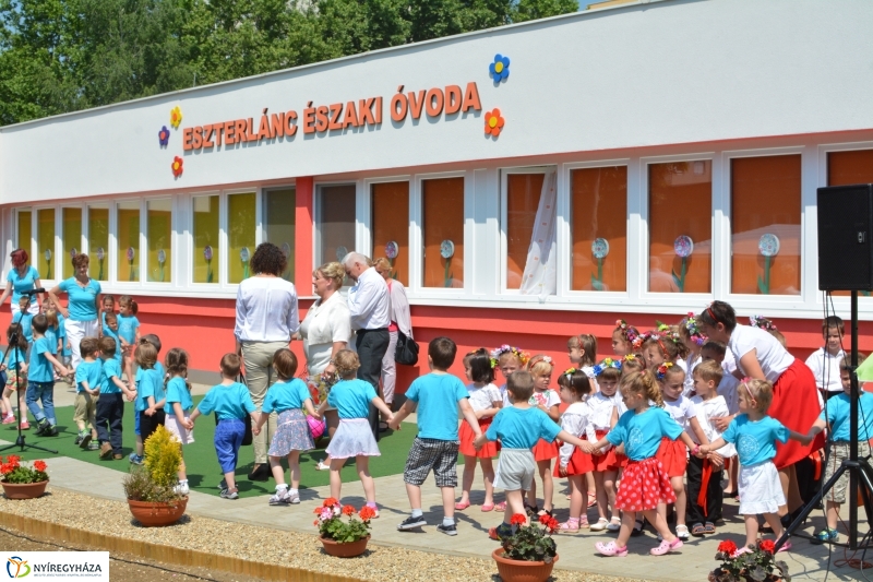 Ovi focipályák átadása