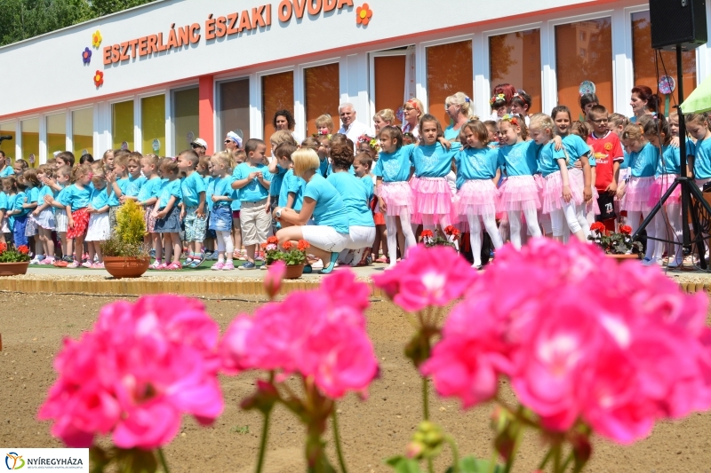 Ovi focipályák átadása