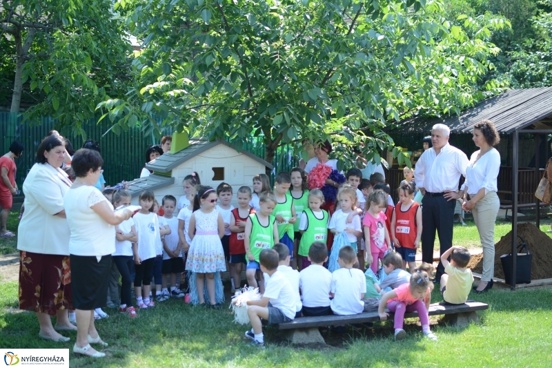 Ovi focipályák átadása