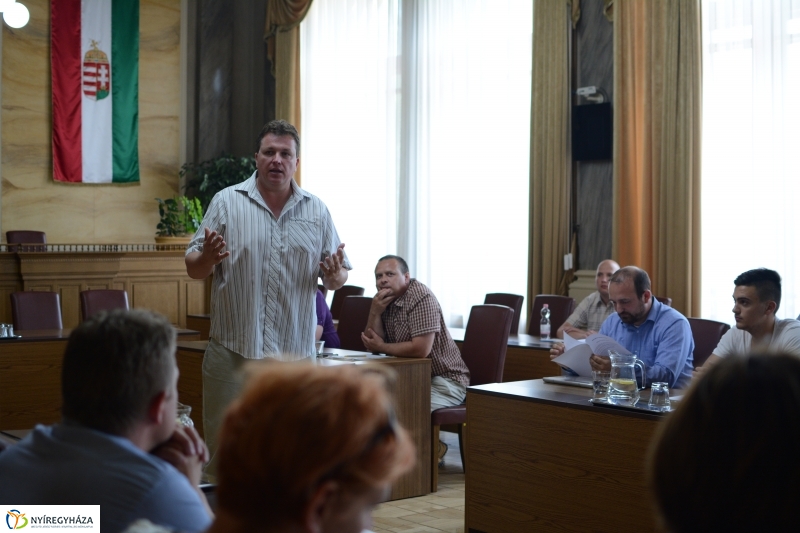 Ifjúsági Kerekasztal megalapítása