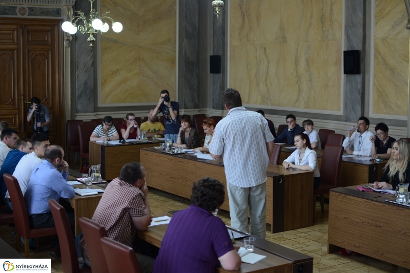 Ifjúsági Kerekasztal megalapítása