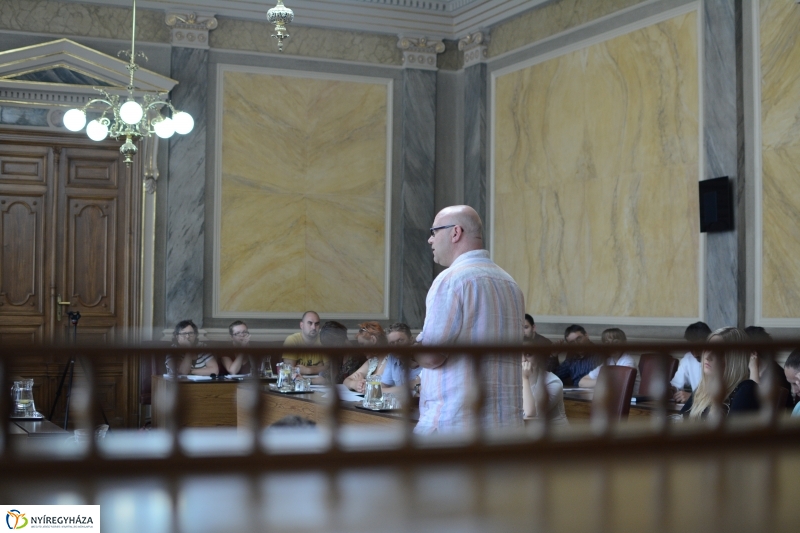 Ifjúsági Kerekasztal megalapítása