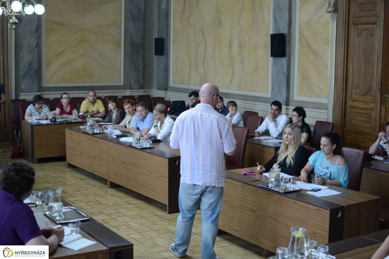 Ifjúsági Kerekasztal megalapítása