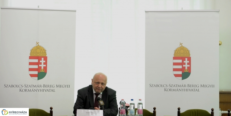 Állami rezsicsökkentés-sajtótájékoztató