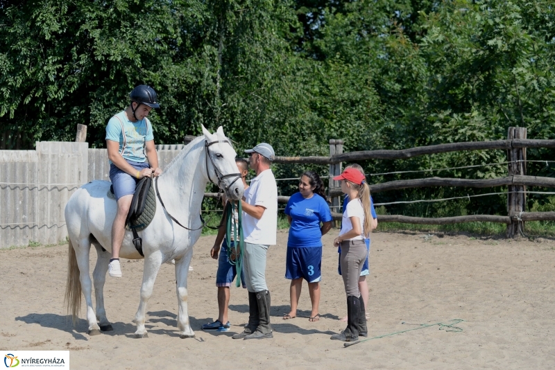 A Bencs László Szakiskola diákjai a Kitáltos Lovastanyán