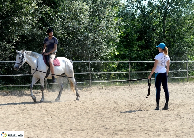 A Bencs László Szakiskola diákjai a Kitáltos Lovastanyán