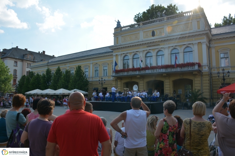Tér Zene Koncert a Kossuth téren