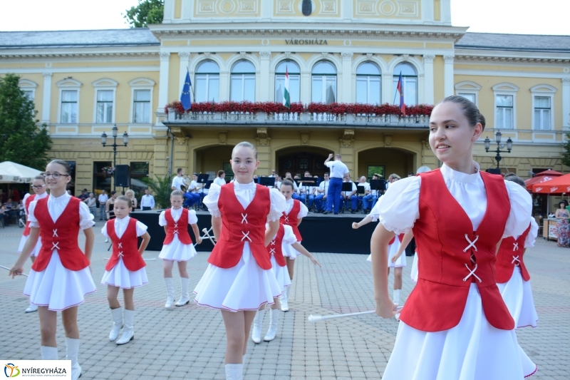 Tér Zene Koncert a Kossuth téren