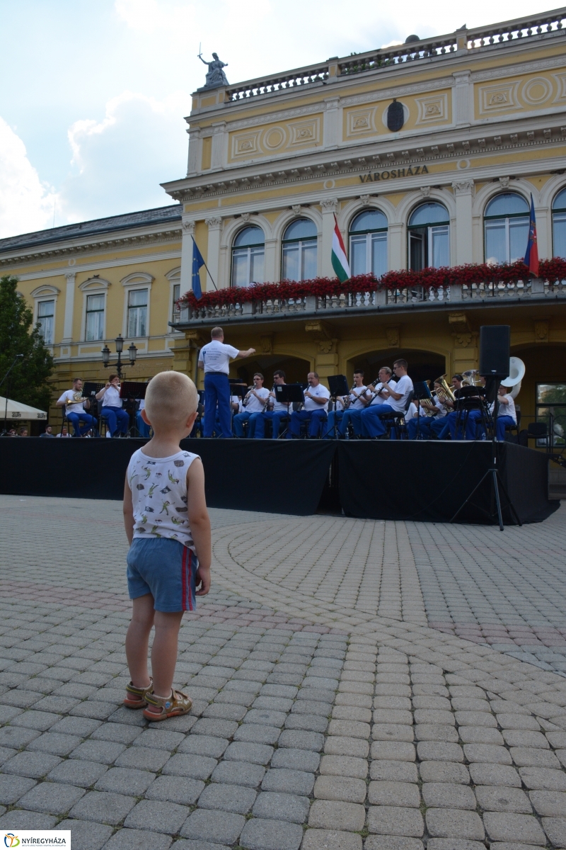 Tér Zene Koncert a Kossuth téren