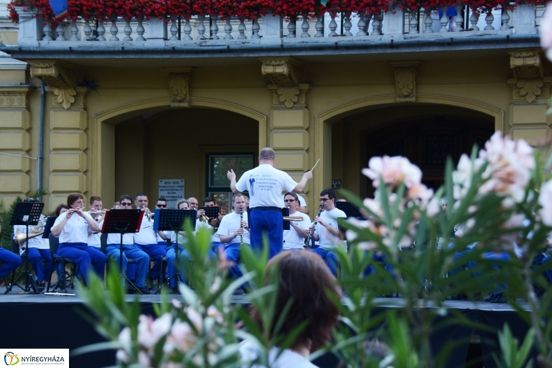 Tér Zene Koncert a Kossuth téren