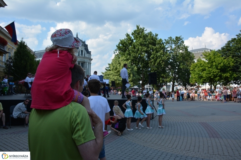 Tér Zene Koncert a Kossuth téren