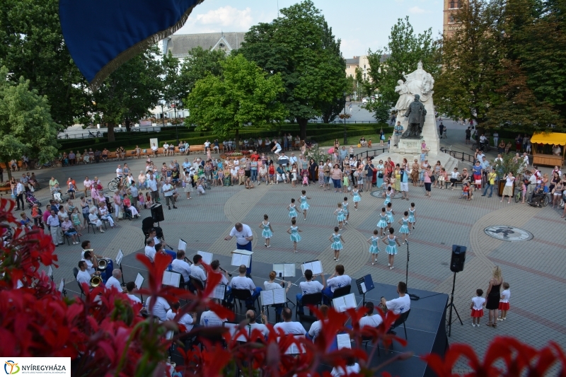 Tér Zene Koncert a Kossuth téren