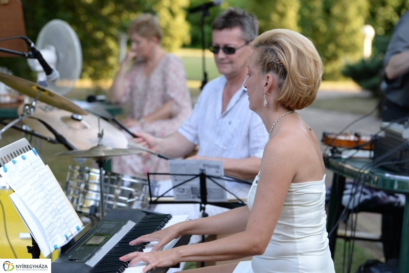 A Milord együttes fellépése a Bencs Villában