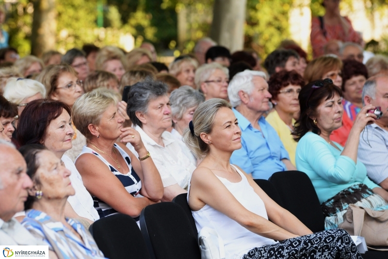 A Milord együttes fellépése a Bencs Villában