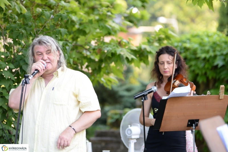 A Milord együttes fellépése a Bencs Villában