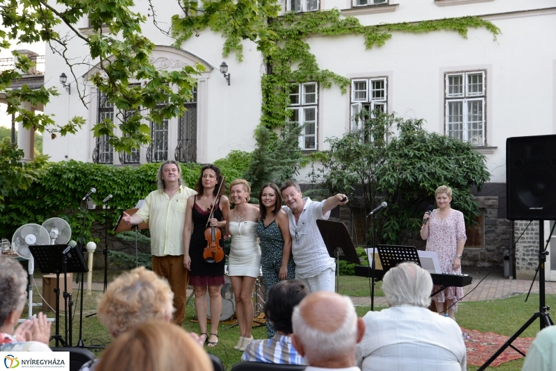 A Milord együttes fellépése a Bencs Villában