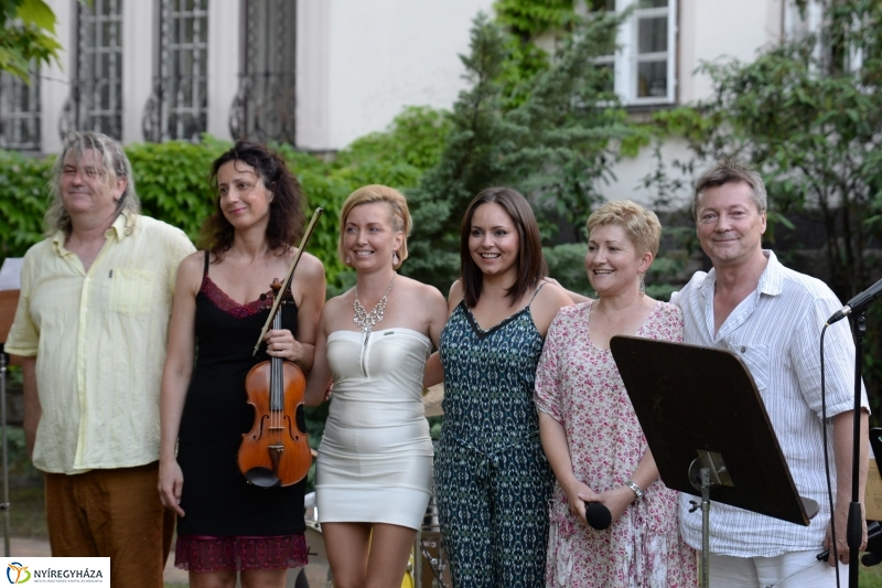 A Milord együttes fellépése a Bencs Villában