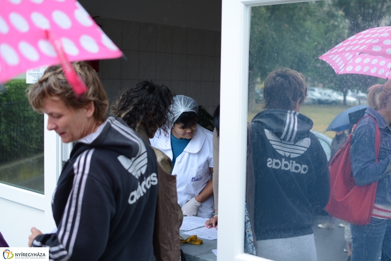 Ételosztás a Kikelet Óvodában 